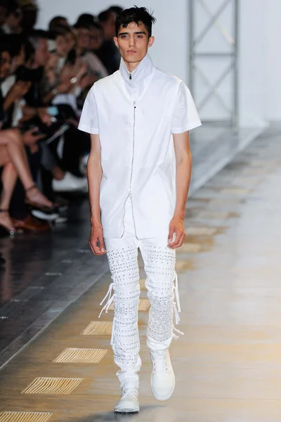 Look 7